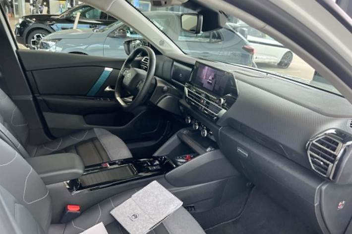 Hvid Citroën ë-C4 fra 2024