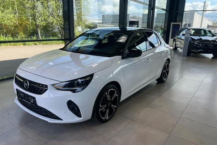 Hvid Opel Corsa fra 2021