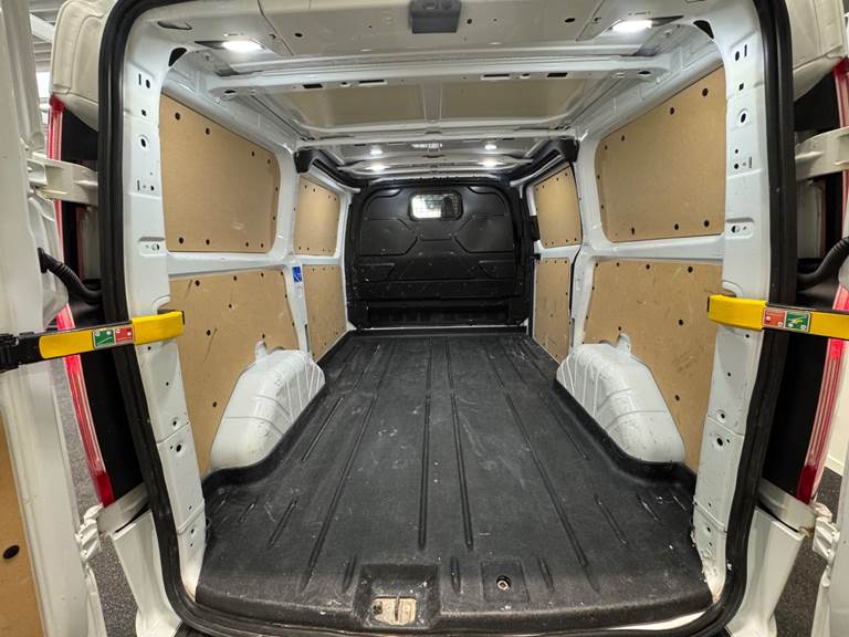 Ford Transit Custom 320 L1 2,0 TDCi 170 Limited aut.