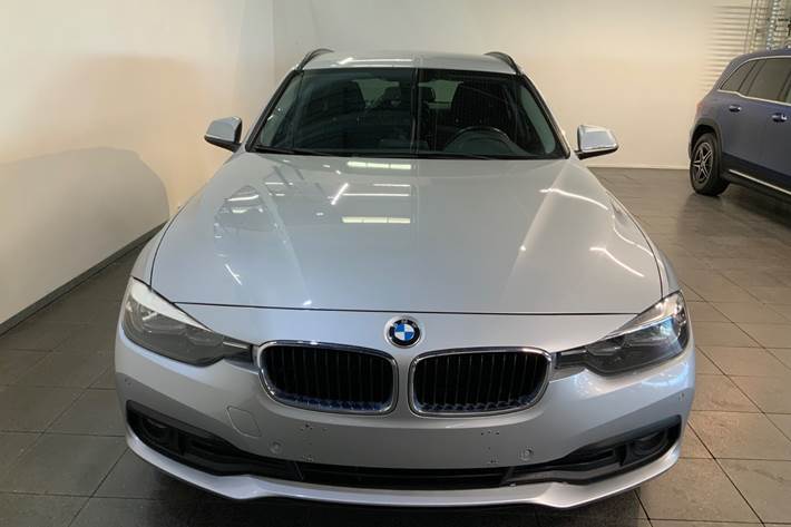 Sølv BMW 318d fra 2017