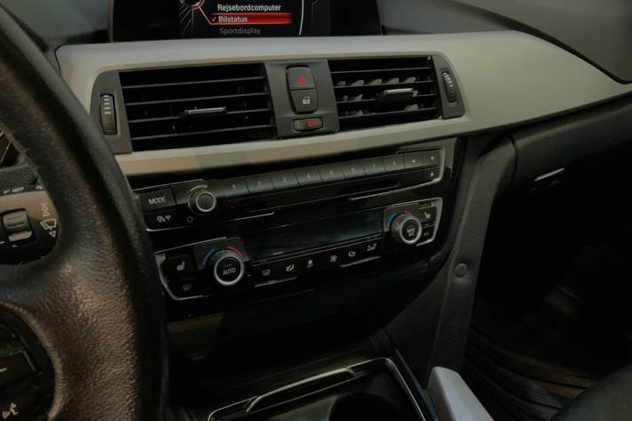 Sølv BMW 318d fra 2017