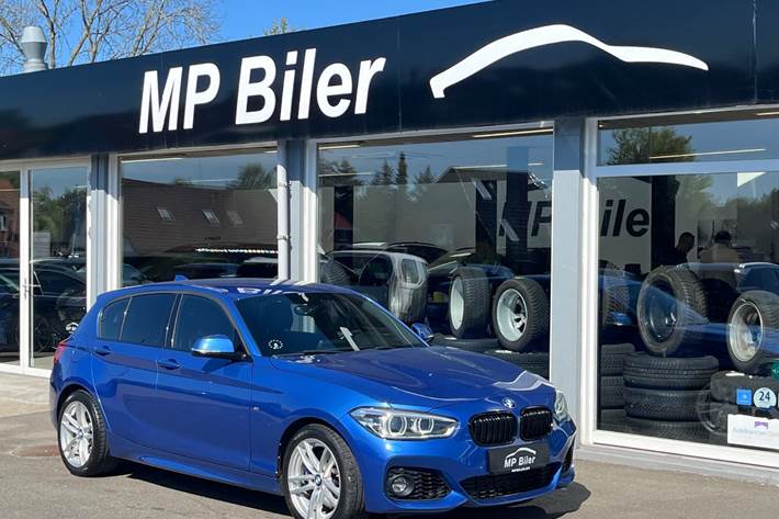 Blå BMW 118i fra 2019