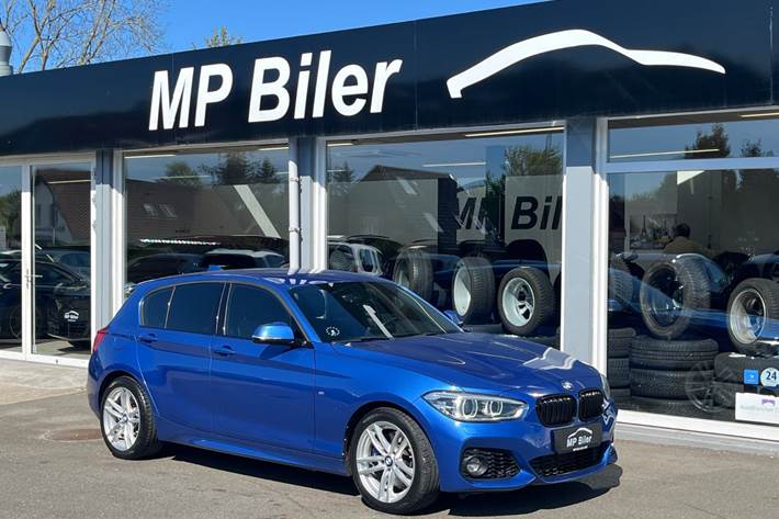 Blå BMW 118i fra 2019