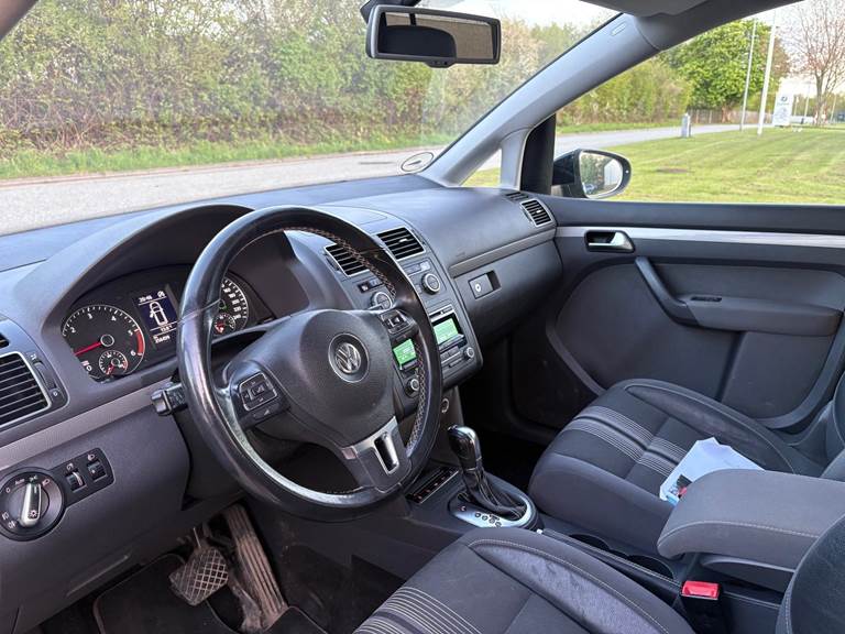 VW Touran 2,0 TDi 140 Comfortline DSG BM Van