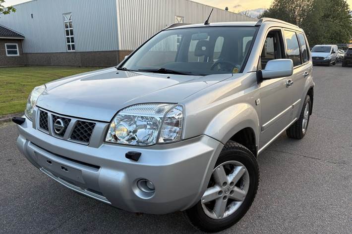 Gul Nissan X-Trail fra 2007