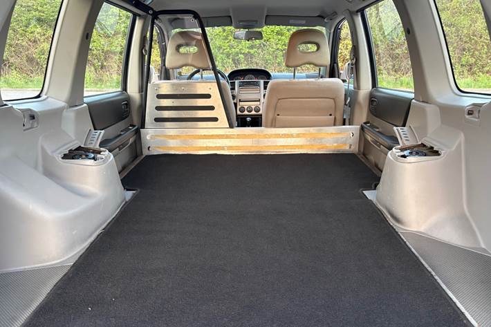 Gul Nissan X-Trail fra 2007