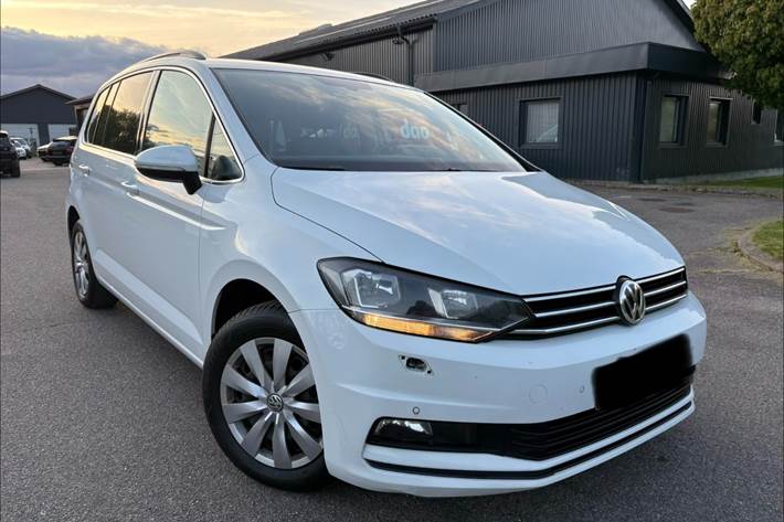 Hvid VW Touran fra 2018