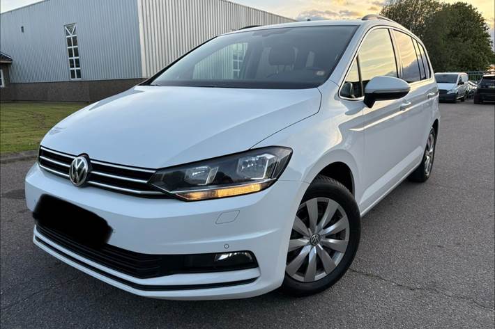 Hvid VW Touran fra 2018