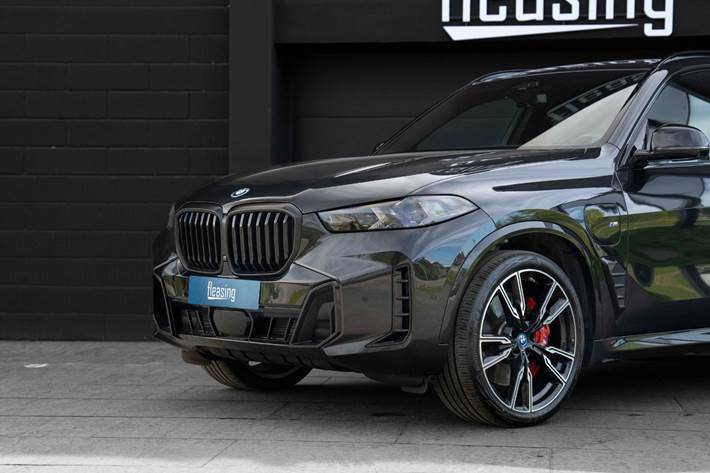 Sort BMW X5 fra 2024
