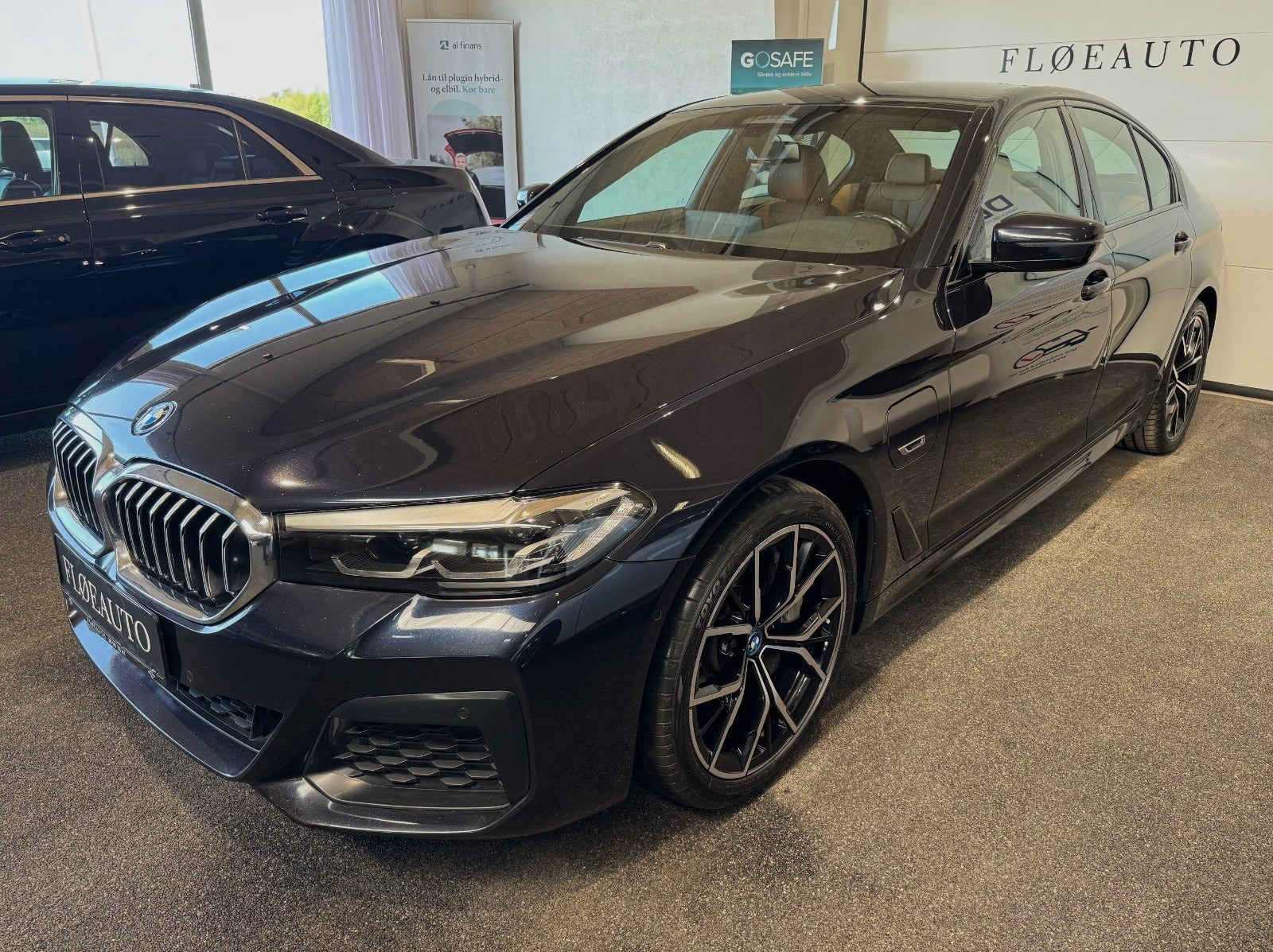 Sort BMW 545e fra 2022
