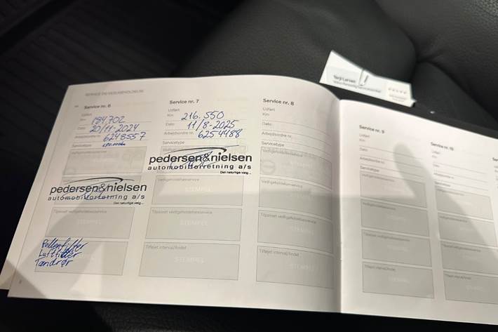 Grå Volvo V60 fra 2021
