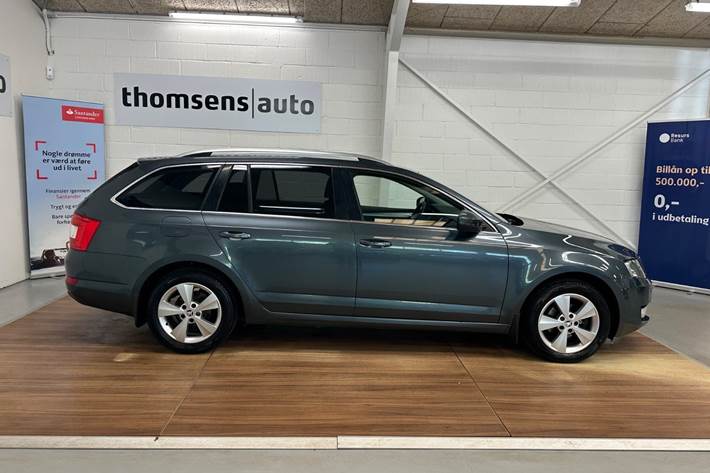 Grå Skoda Octavia fra 2015