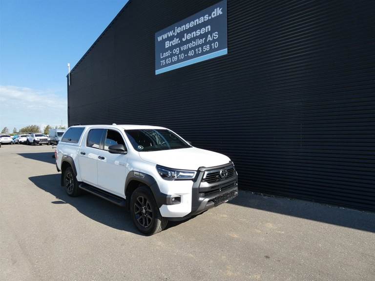 Toyota HiLux 2,8 D T4 Invincible Db.Kab aut.