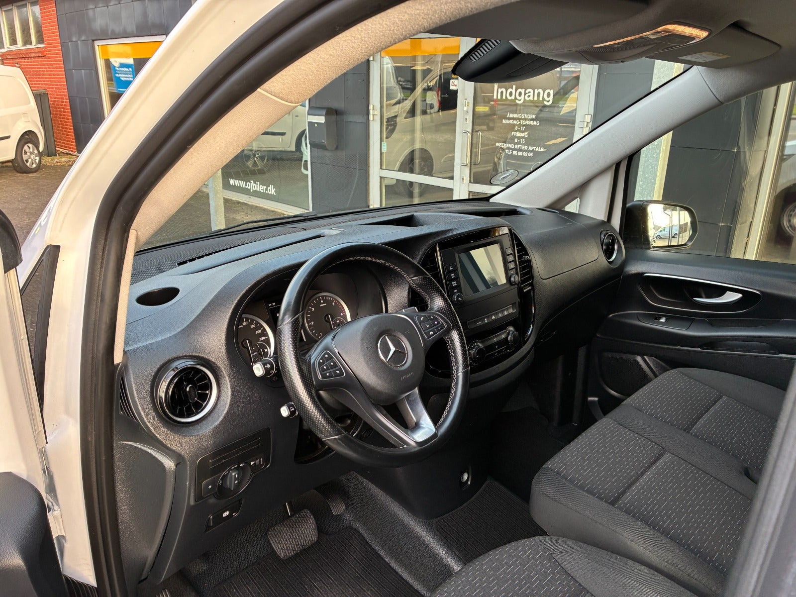 undefined Mercedes Vito 114 fra 2022