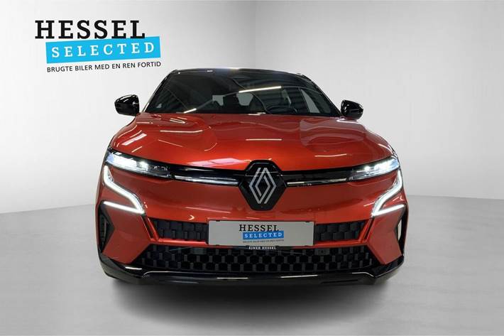 Rød Renault Megane E-Tech fra 2022