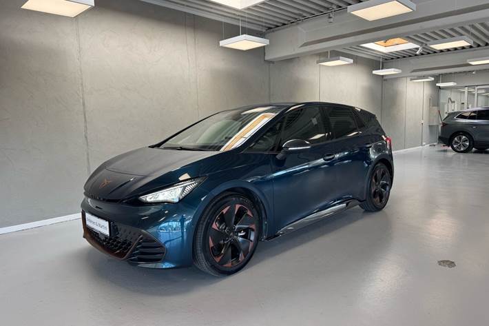 Blå Cupra Born fra 2023