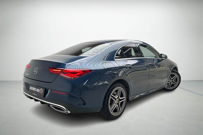 Blå Mercedes CLA250 e fra 2020