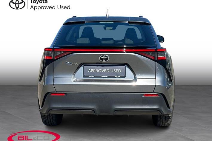 undefined Toyota BZ4X fra 2025 set udefra