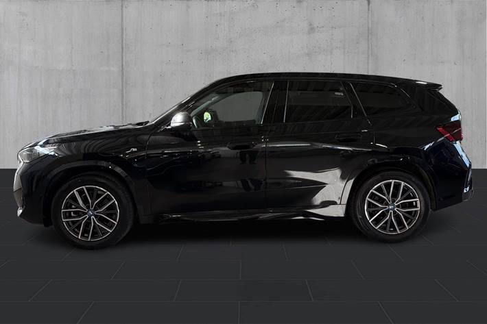 Sort BMW iX1 fra 2024