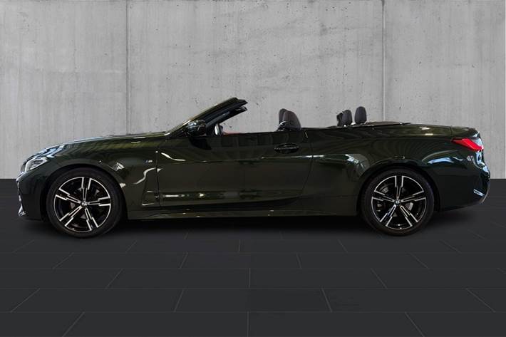 Grøn BMW 420i fra 2022