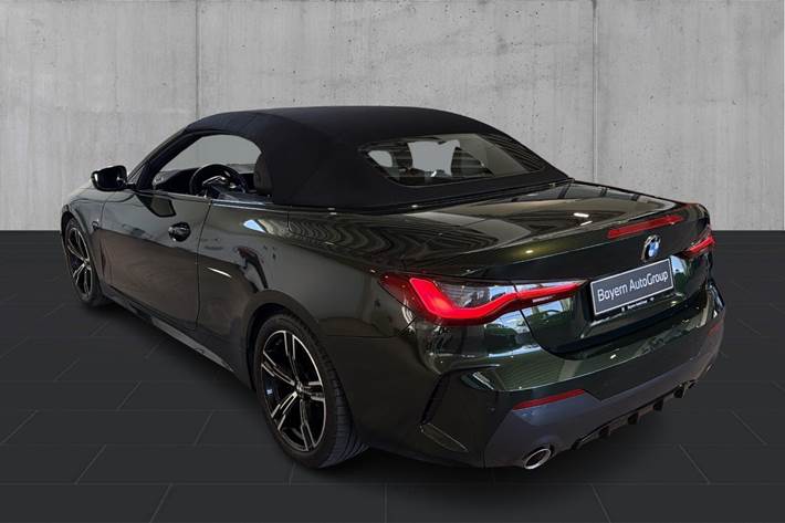 Grøn BMW 420i fra 2022