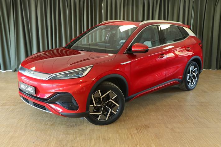 Grøn BYD Atto 3 fra 2022 set udefra