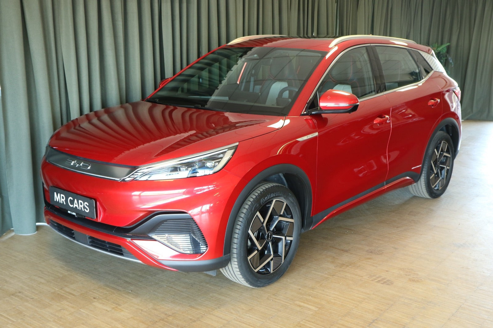 Grøn BYD Atto 3 fra 2022 set udefra
