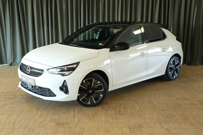 Grøn Opel Corsa-e fra 2021 set udefra