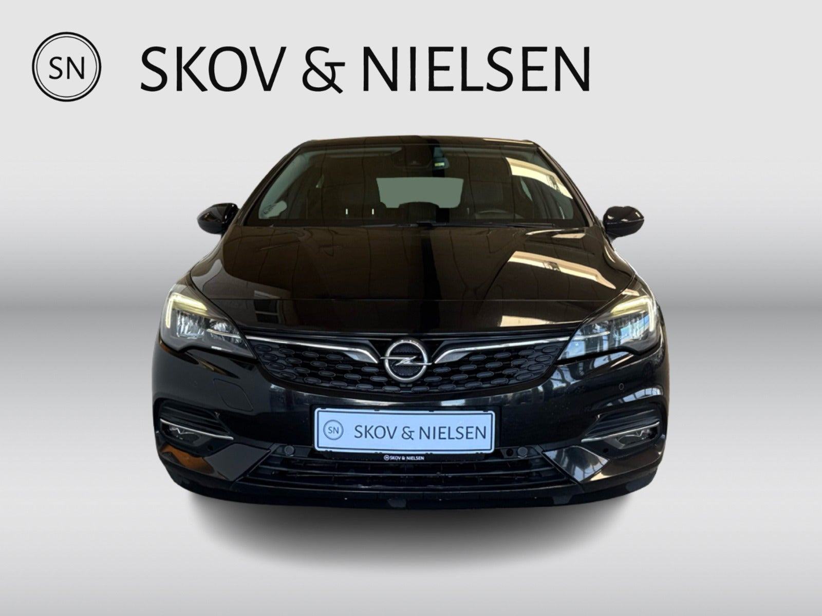 Sort Opel Astra fra 2020