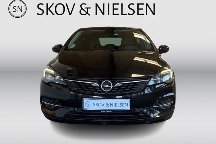 Sort Opel Astra fra 2020