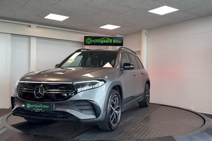 Grå Mercedes EQB250 fra 2022 set udefra