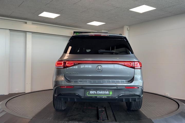 Grå Mercedes EQB250 fra 2022