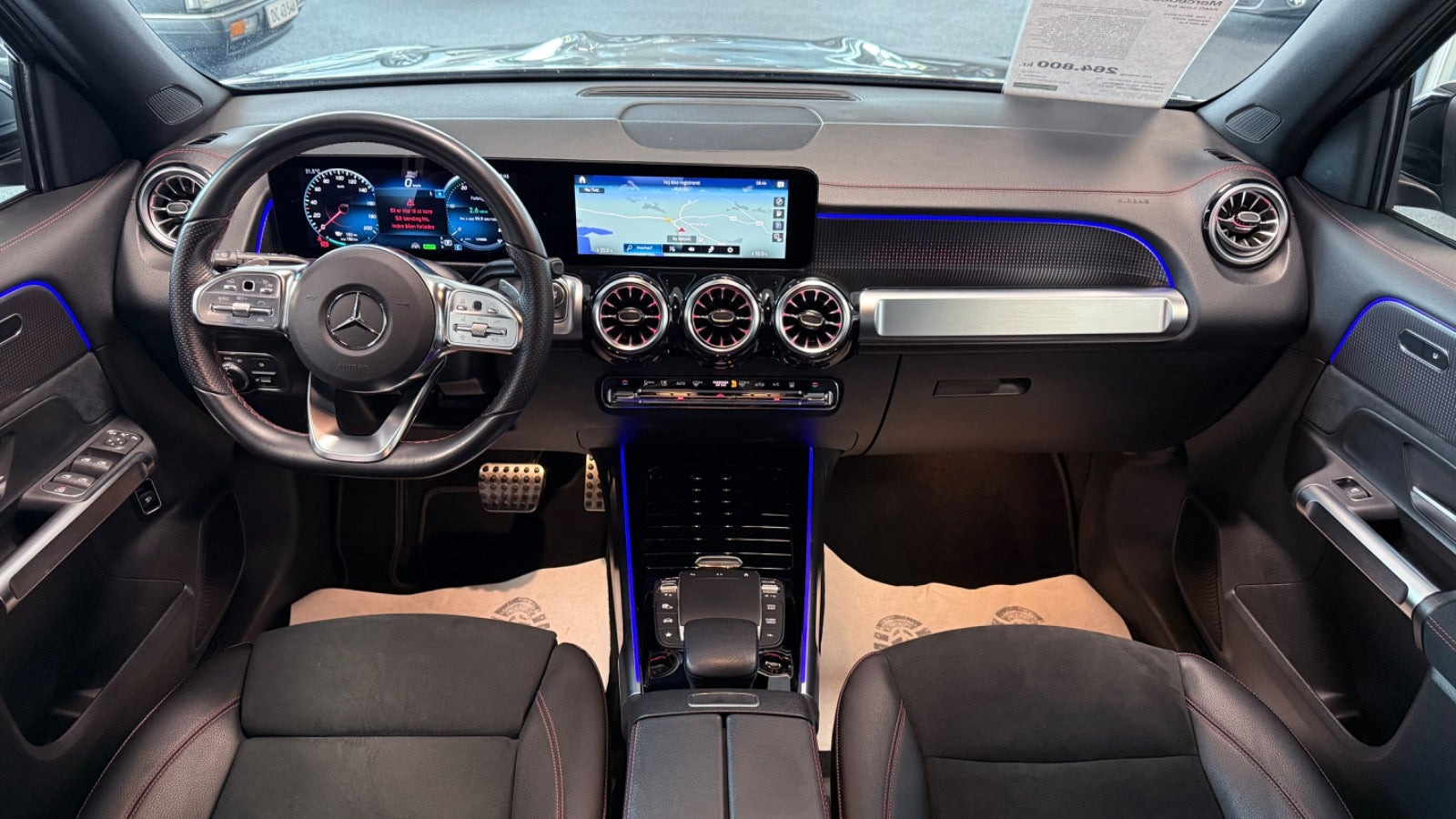 Grå Mercedes EQB250+ fra 2022