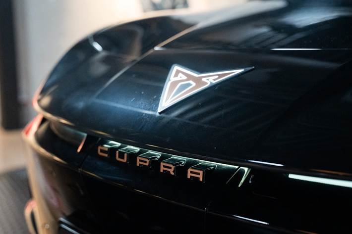 Grå Cupra Tavascan fra 2024