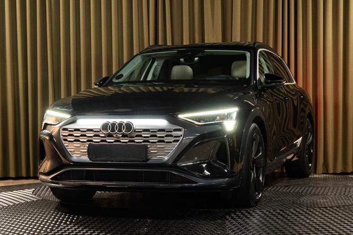 Sort Audi Q8 e-tron fra 2024
