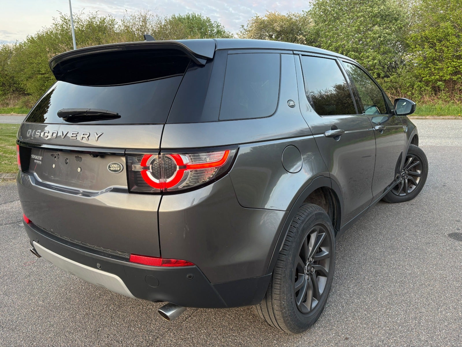 Sort Land Rover Discovery Sport fra 2016
