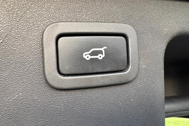 Sort Land Rover Discovery Sport fra 2016