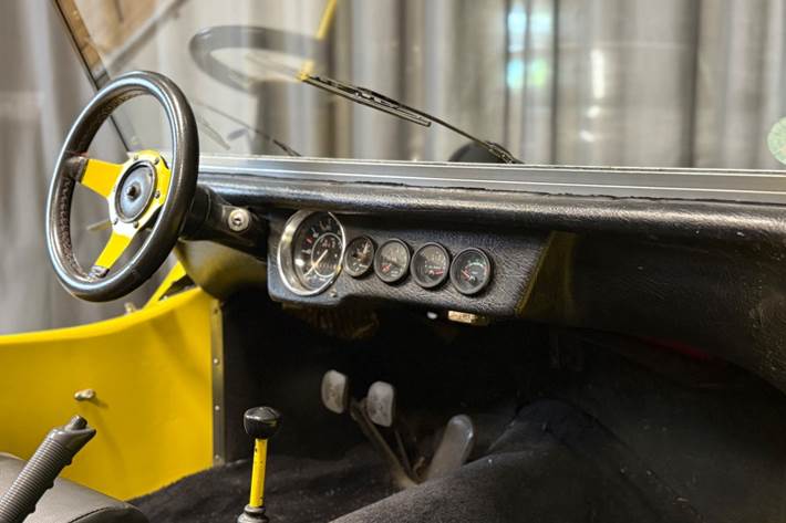 Gul VW Beach Buggy fra 1973