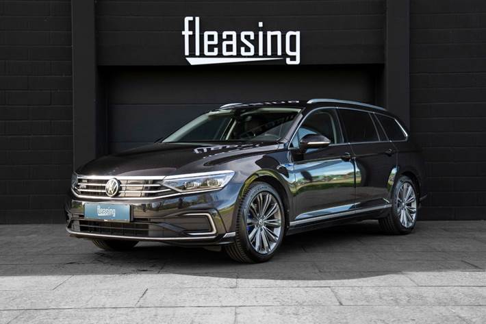Sort VW Passat fra 2020