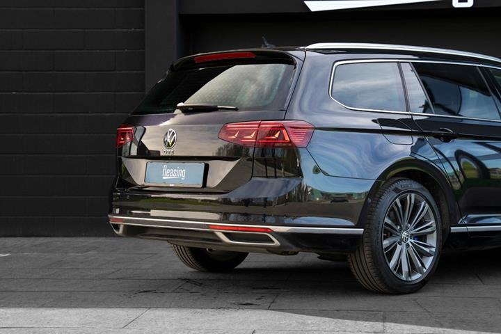 Sort VW Passat fra 2020