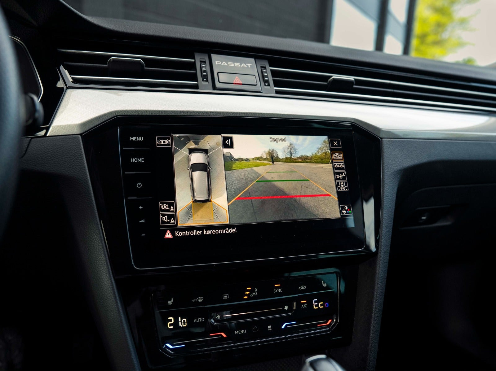 Sort VW Passat fra 2020