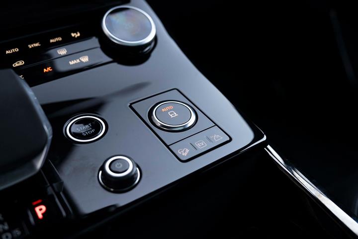 Sort Land Rover Range Rover sport fra 2023