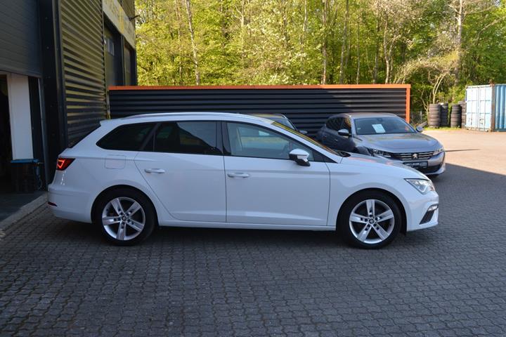 Hvid Seat Leon fra 2019