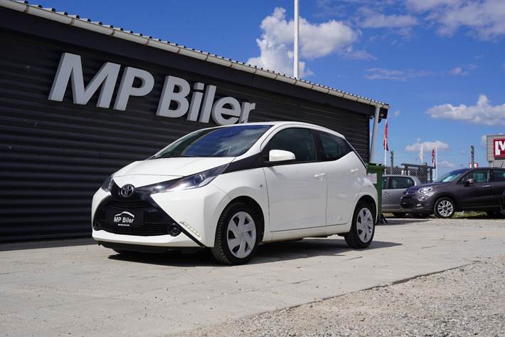 Hvid Toyota Aygo fra 2017