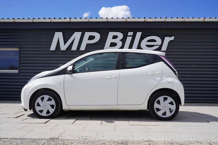 Hvid Toyota Aygo fra 2017