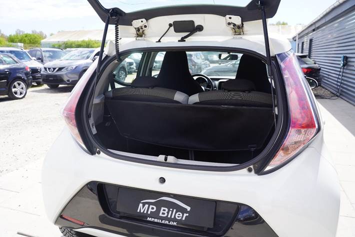 Hvid Toyota Aygo fra 2017