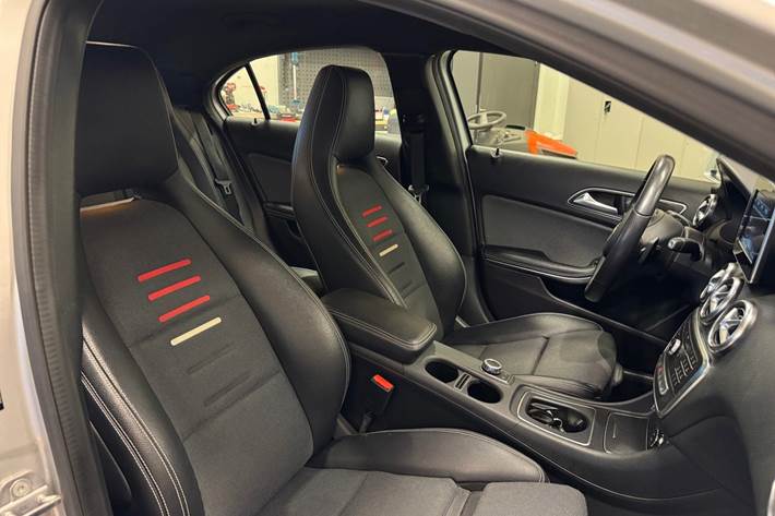 Sølv Mercedes A200 d fra 2018