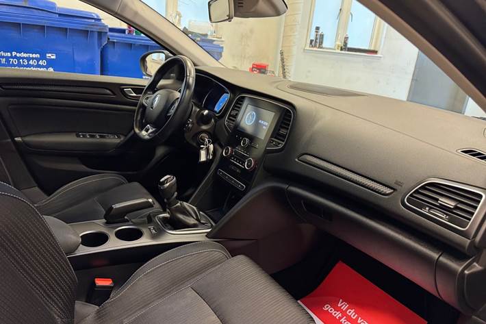 Grå Renault Megane IV fra 2017