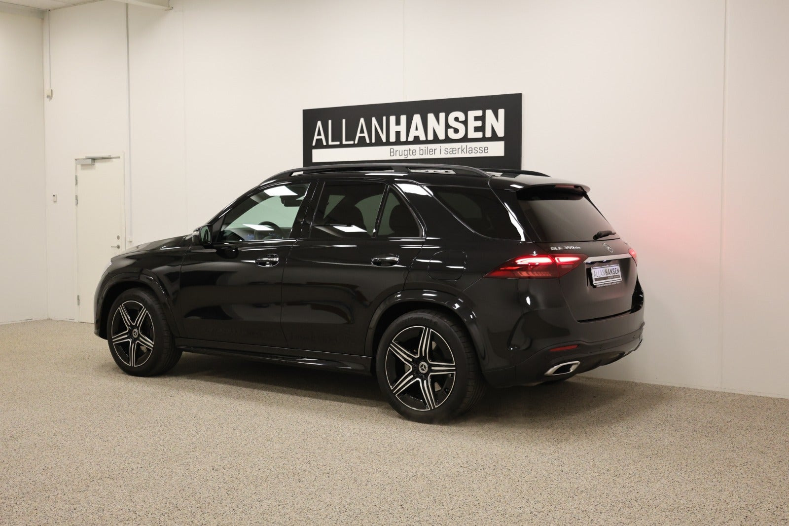 Sort Mercedes GLE350 de fra 2024