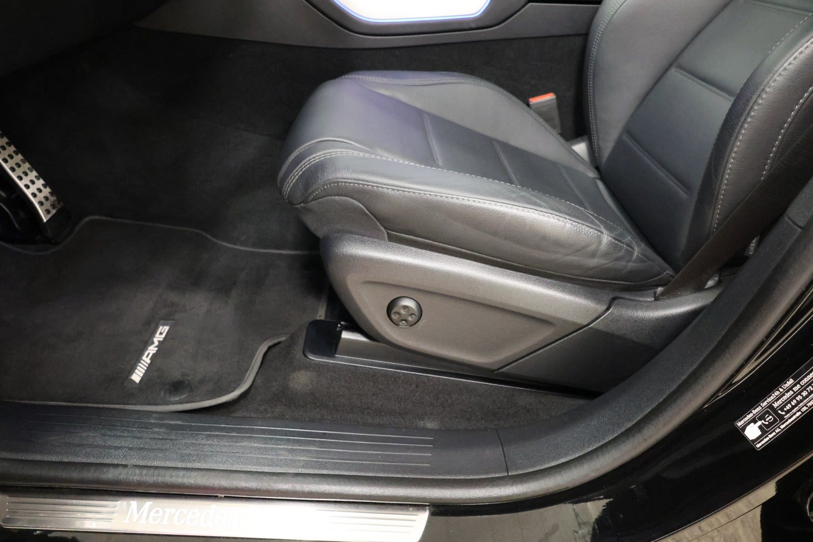 Sort Mercedes GLE350 de fra 2024